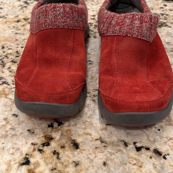 Dansko Suede Emily Shoes- EU size: 41 US size 10.5-11– see attached size chart - Picture 2 of 14